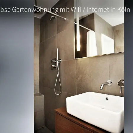 Luxury Garden With Wifi In Apartmán