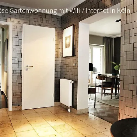Apartmán Luxury Garden With Wifi In